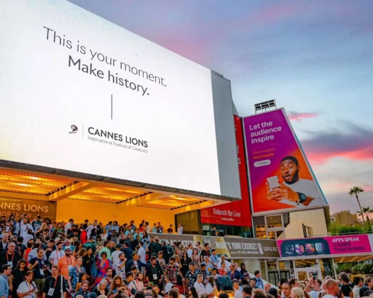 Representante cultural del GRUPO REFORMA en International Festival of Creativity, Cannes Lions, Francia