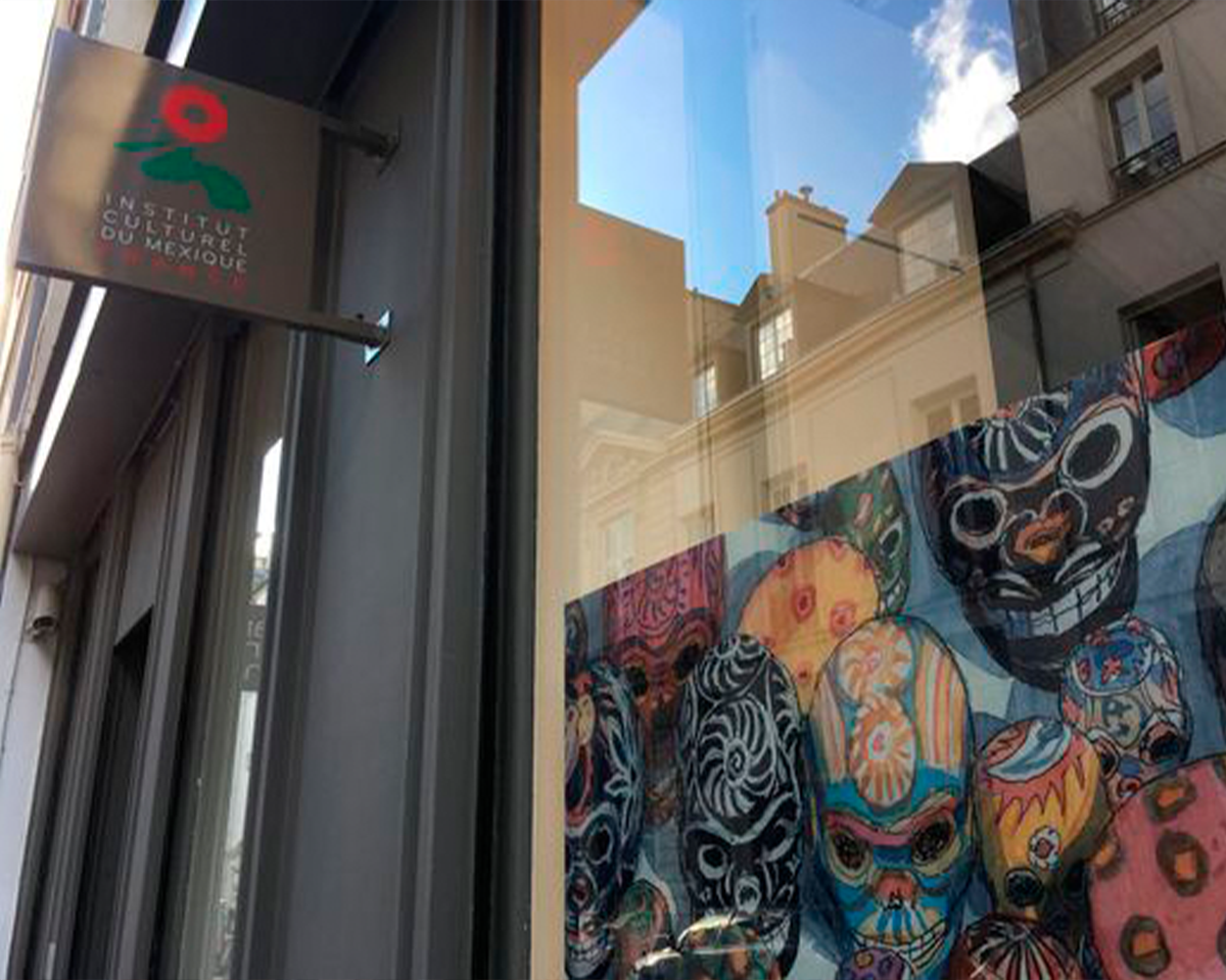 Representante cultural del GRUPO REFORMA en Centre Culturel du Mexique, Paris, Francia